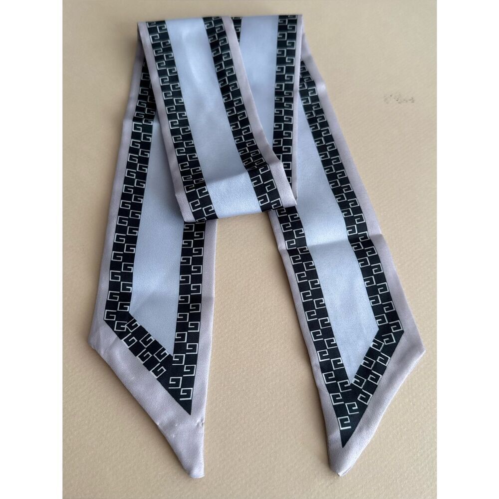 Elegant Two-Tone scarf M1637
